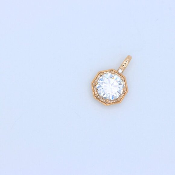 "Gold-Plated White Pendant Necklace with Sparkling Center Stone, XPPT1393 - Picture 11 of 13